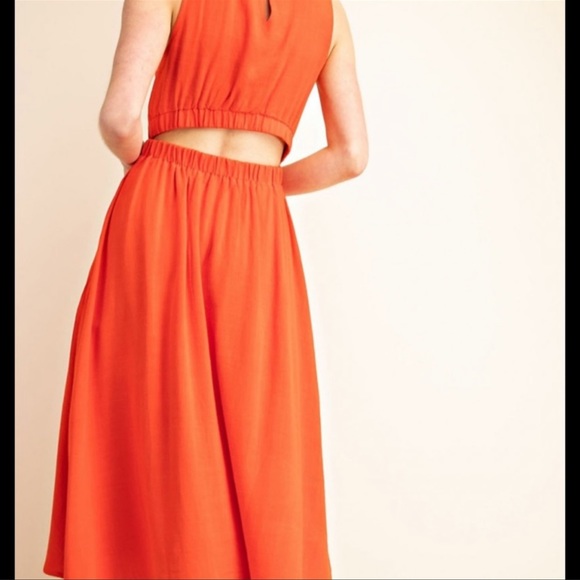 Gilli Red Linen Blend Dress with back cut out - Picture 3 of 10